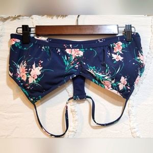 NWOT Blue bikini top